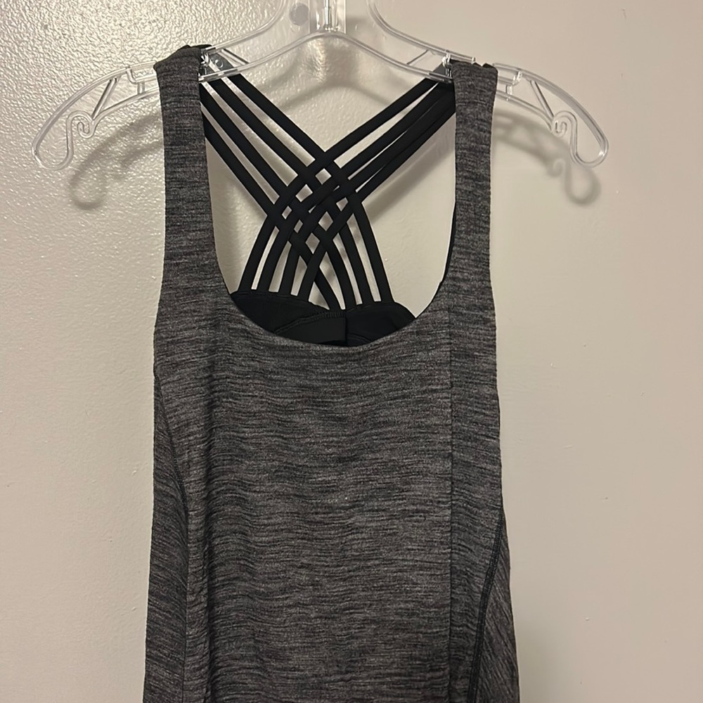 Lululemon tank size 6